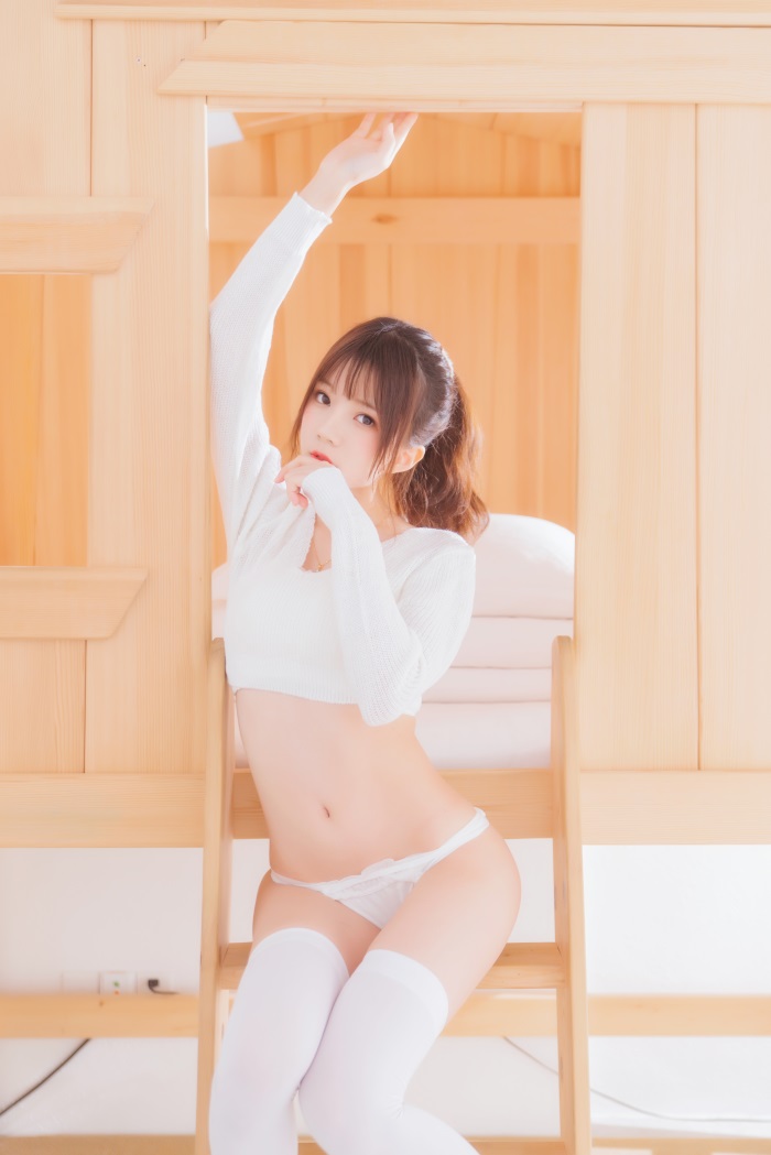 动漫Coser@桜桃喵 – 小白