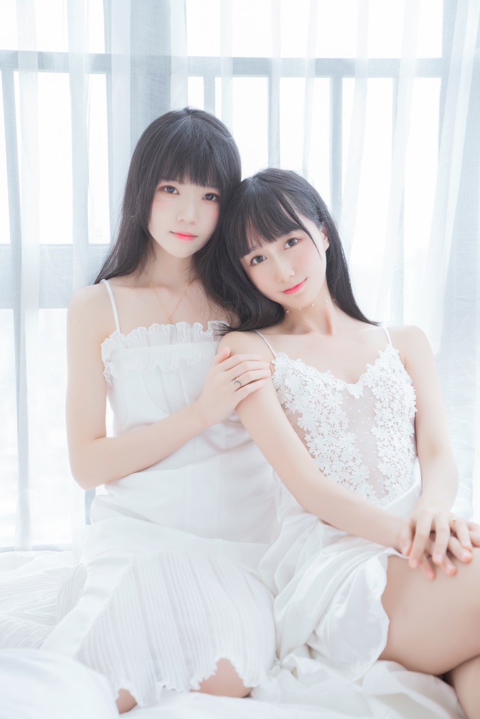 Coser@桜桃喵&木绵绵 – 朝(白裙×白裙)