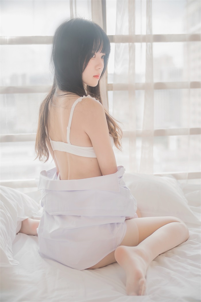 萝利风COS 桜桃喵 – 白衬衫长发