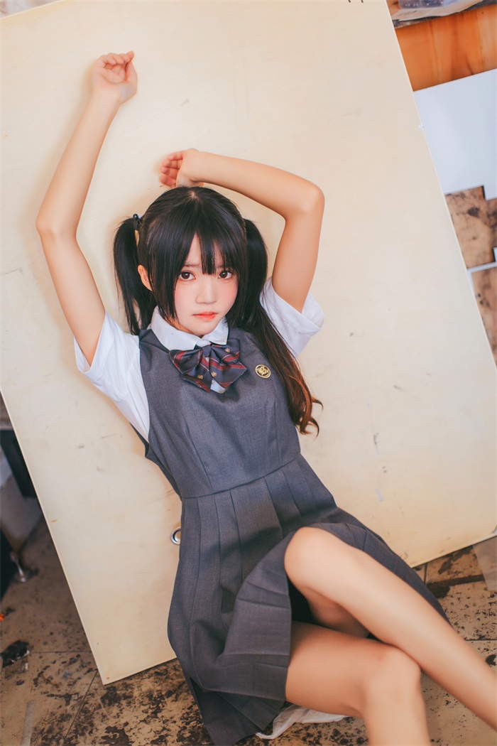 萝利风COS 桜桃喵 – 画室少女
