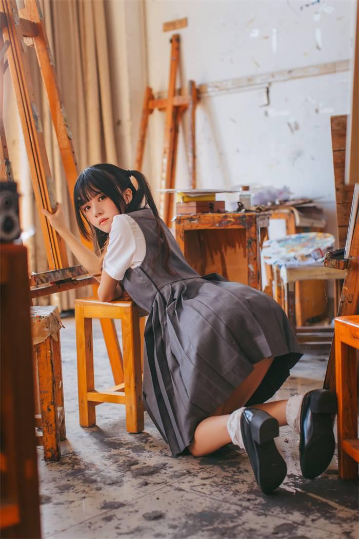 萝利风COS 桜桃喵 – 画室少女