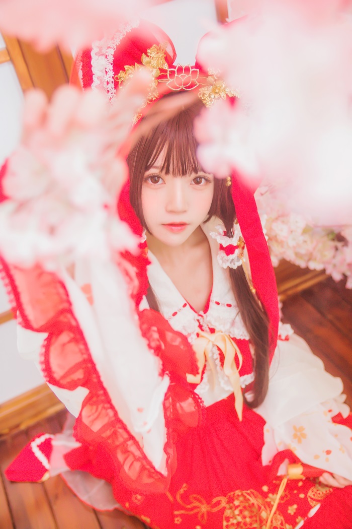 萝利风COS 桜桃喵 – 灵梦／新年快乐