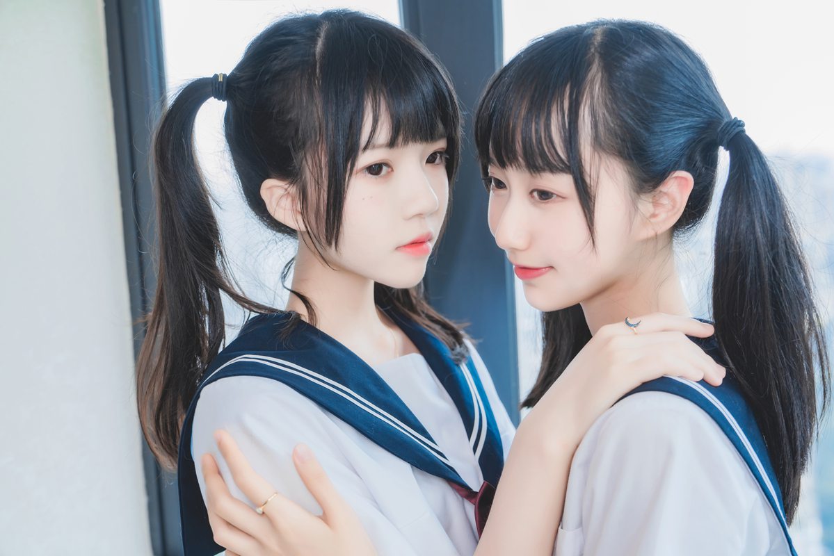人气动漫Coser@桜桃喵&木绵绵 – 她(制服×制服)