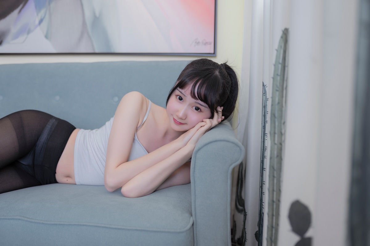 木绵绵OwO – 背心嘿丝居家写真