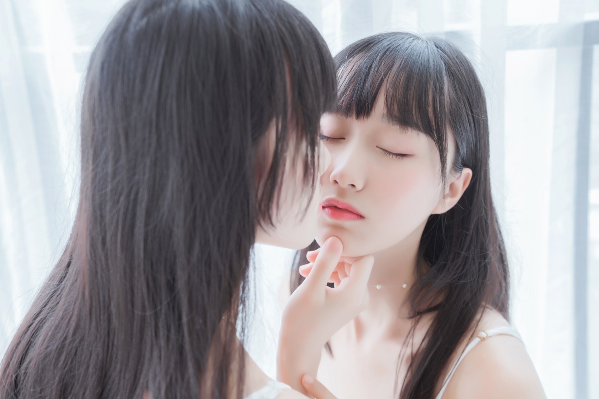 桜桃喵&木绵绵 – 朝(白裙×白裙)