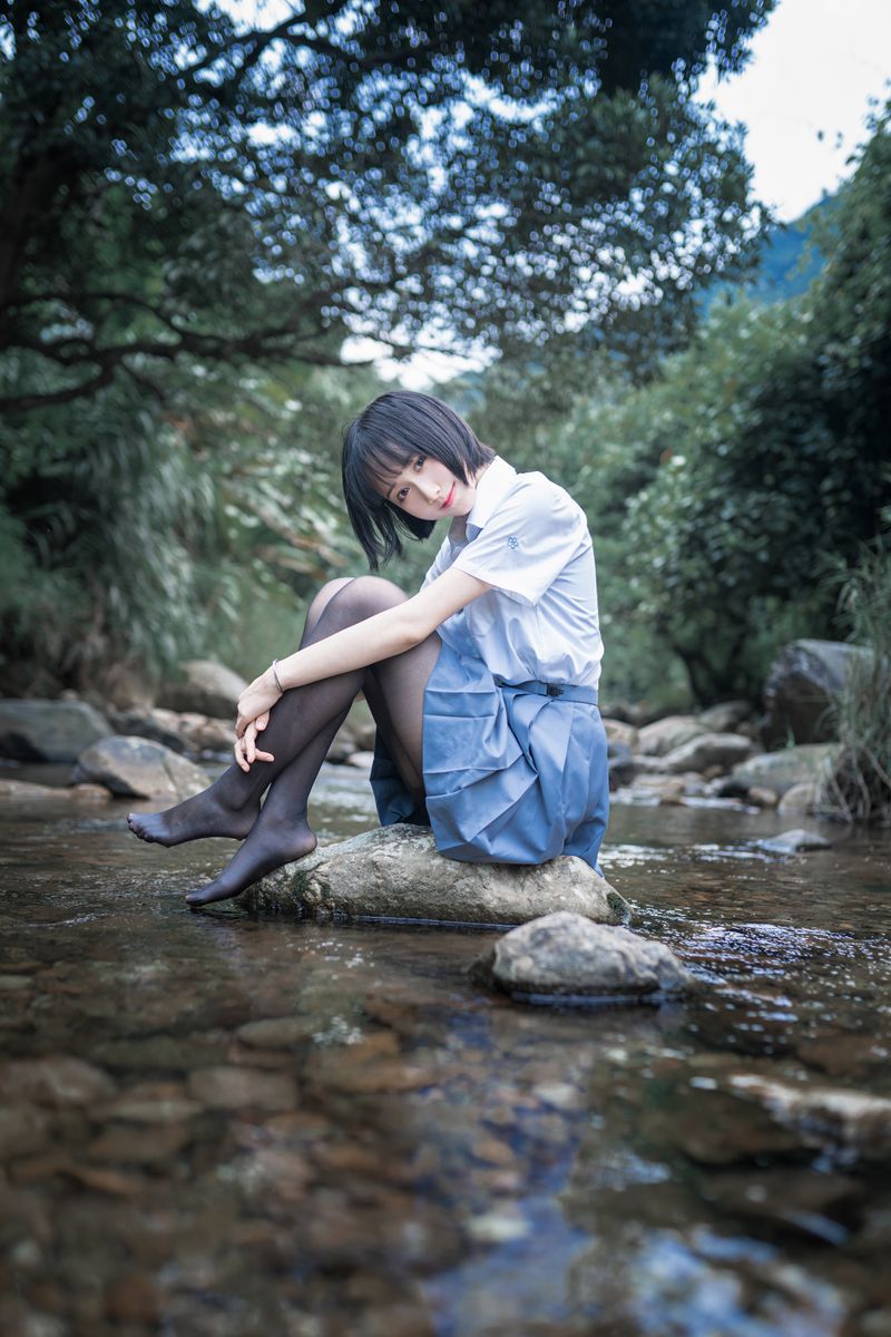 木绵绵 水色溪边制服