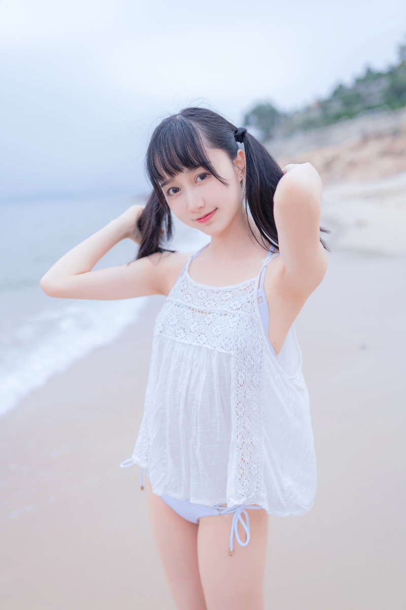 木绵绵OwO – 海边白色比基尼电子版
