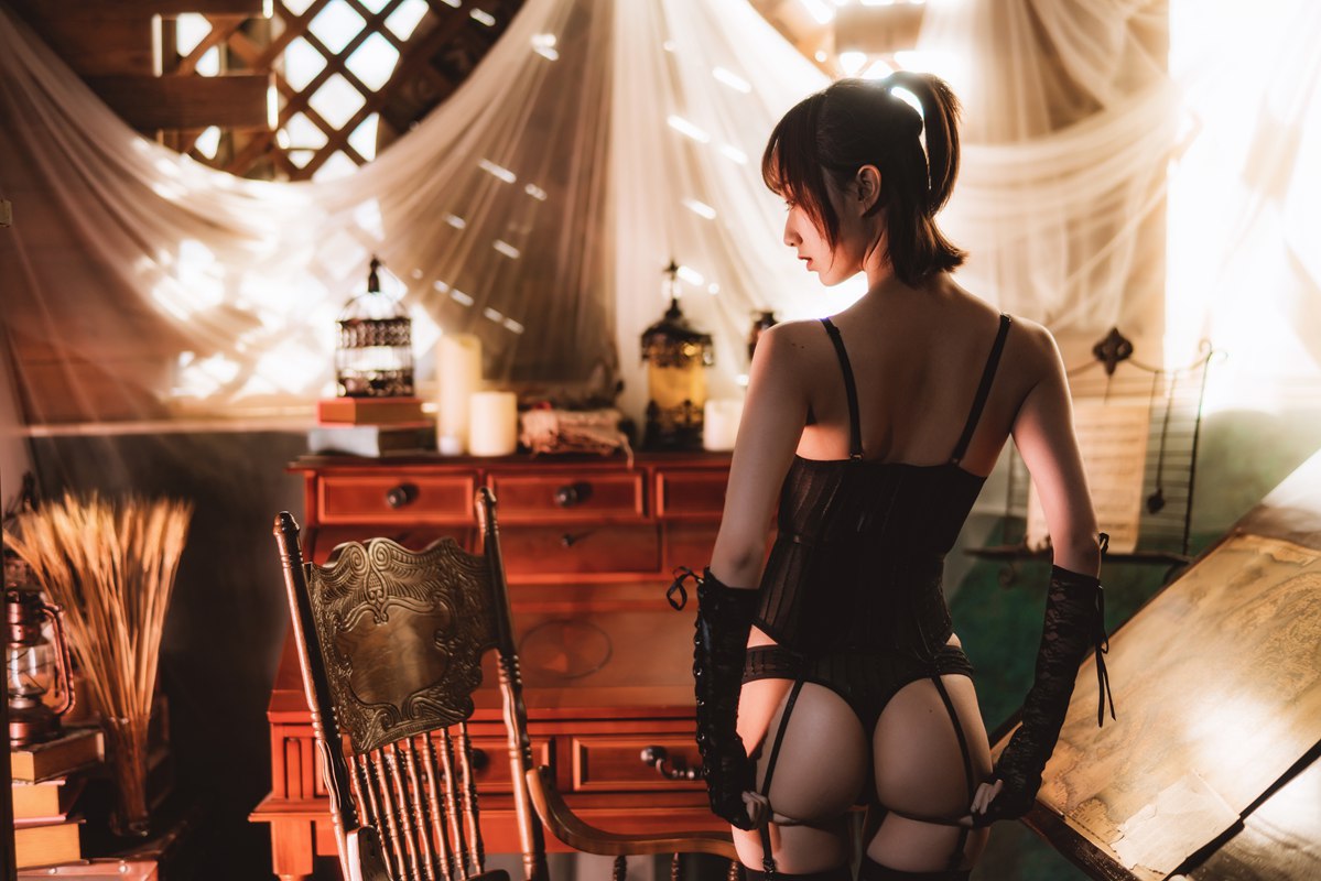 木绵绵OwO 紧身内依