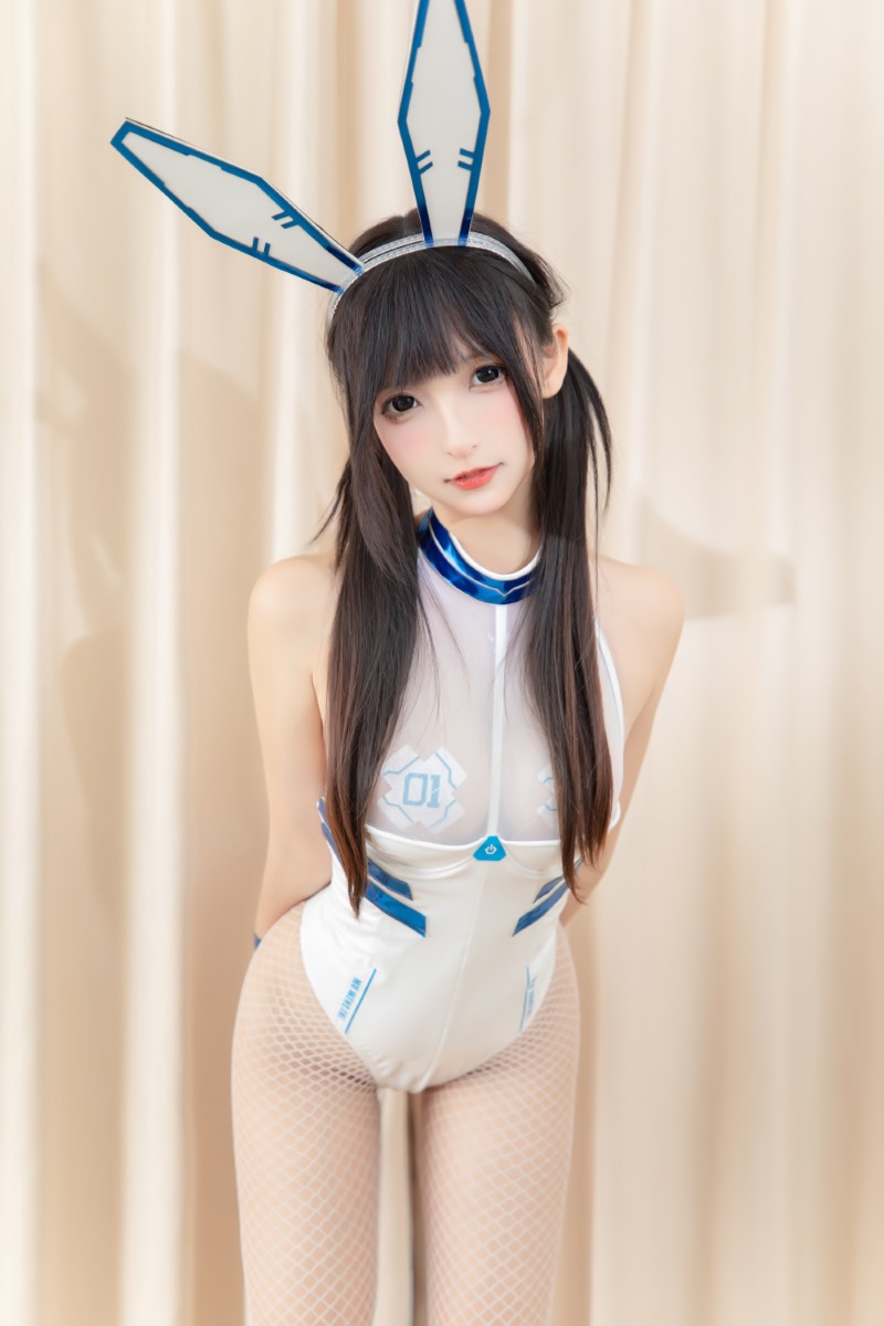 神楽坂真冬写真《赛博战兔》