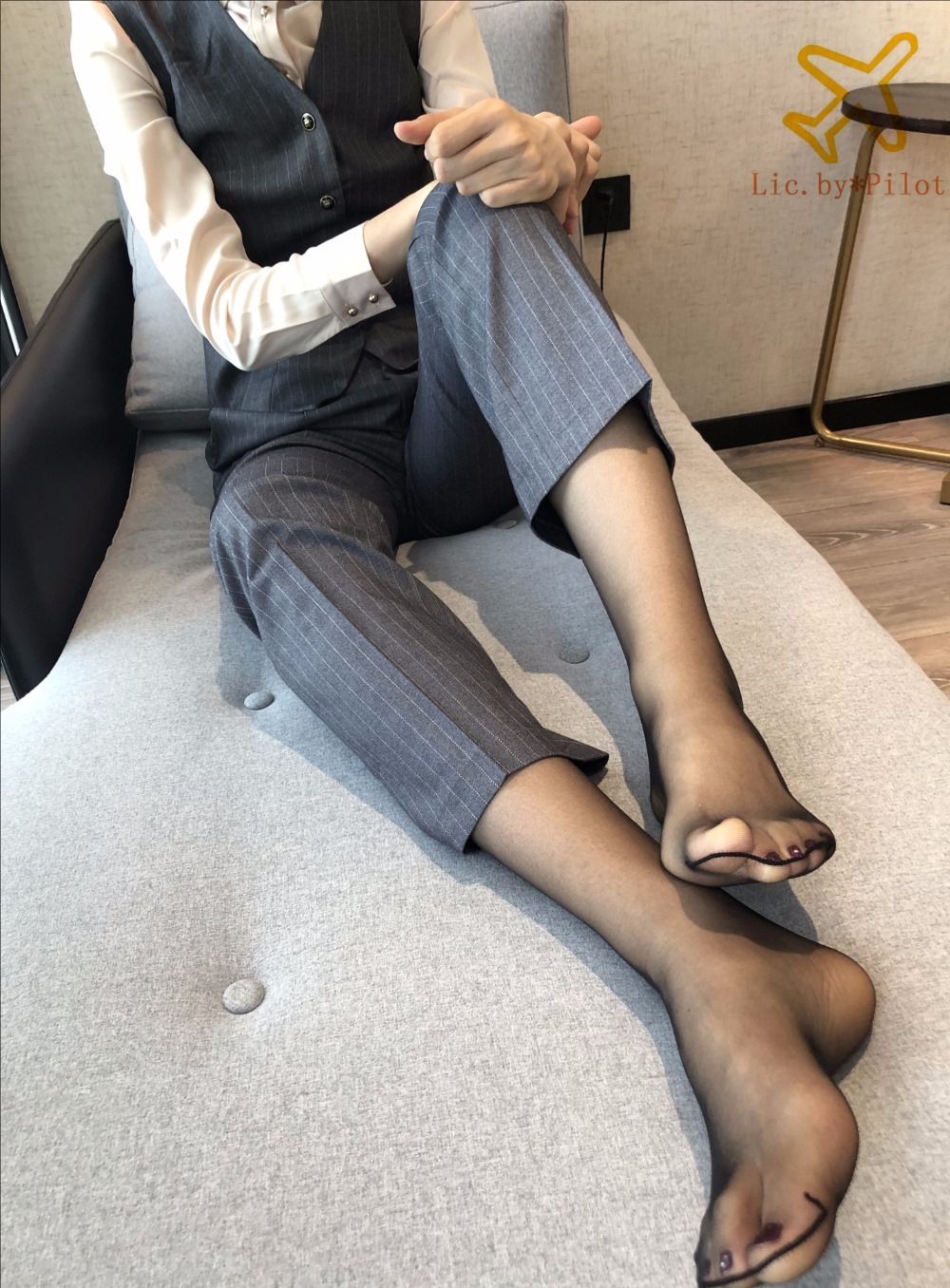 No.009 爱穿正装的OL小乐-裤里黑丝