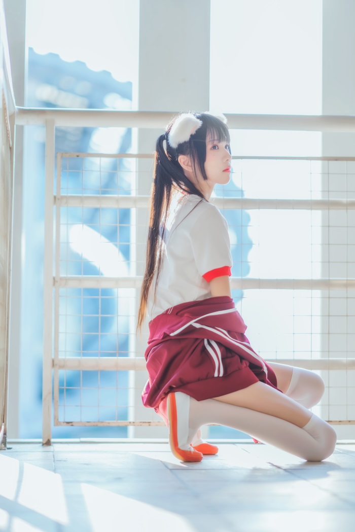 动漫Coser@桜桃喵 – 红色体操服
