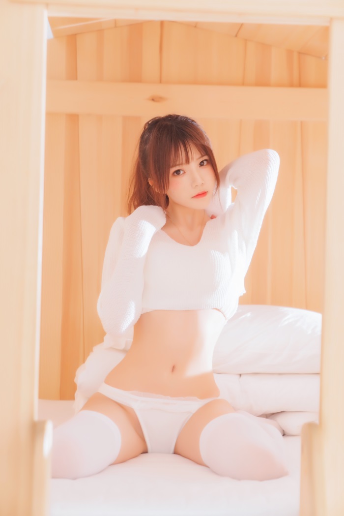 动漫Coser@桜桃喵 – 小白