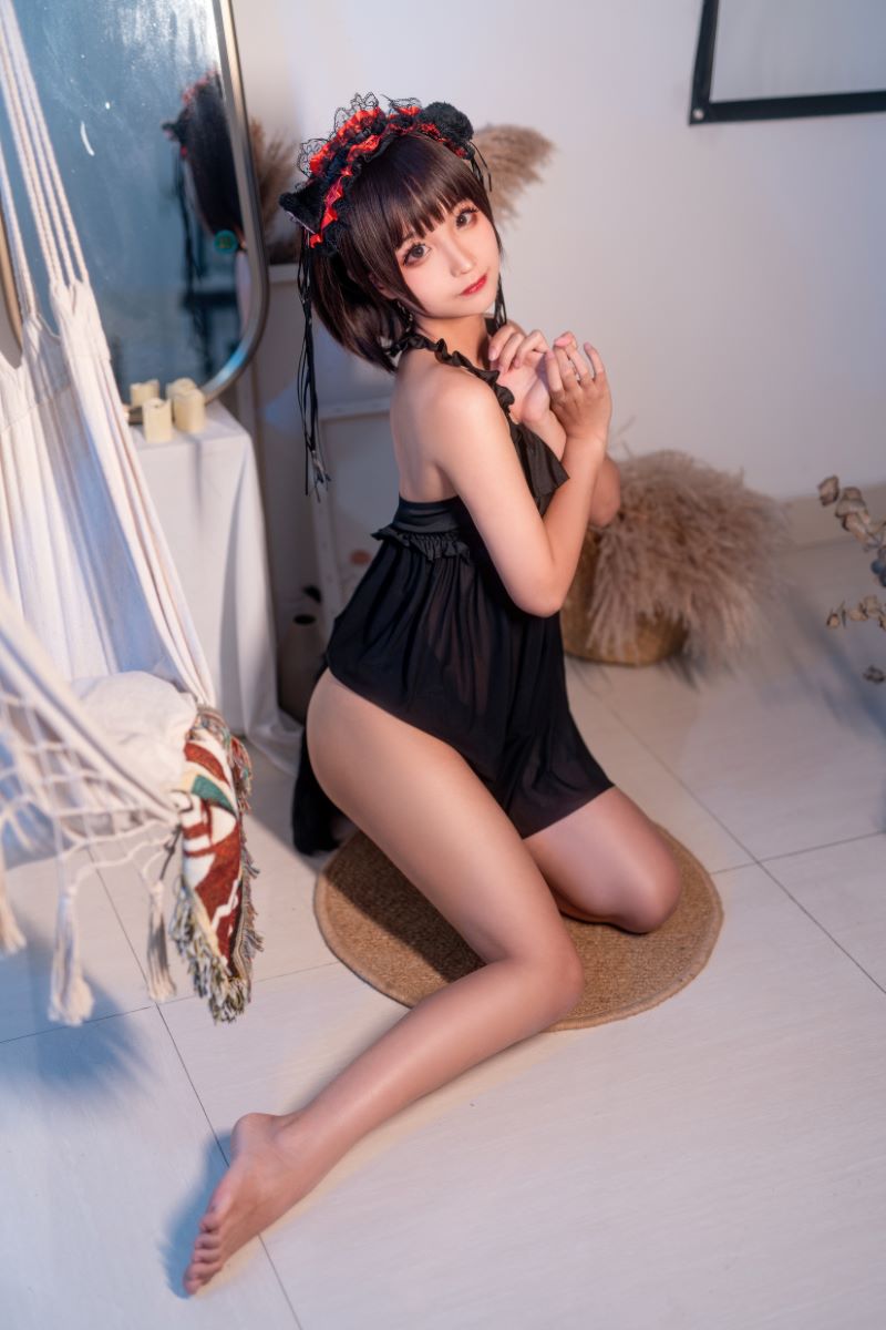 蠢沫沫 黑睡裙！