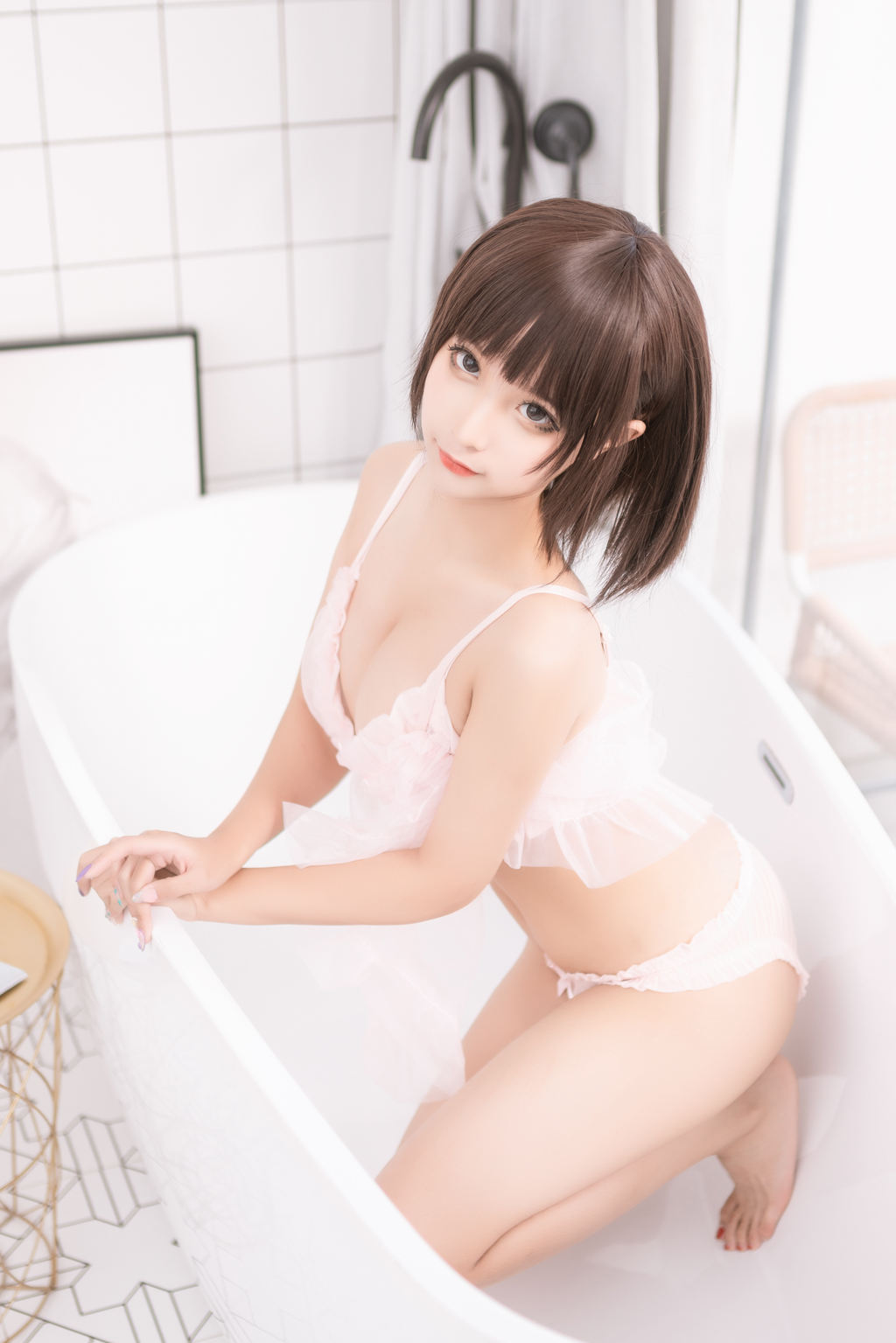 蠢沫沫 真爱版 粉纱