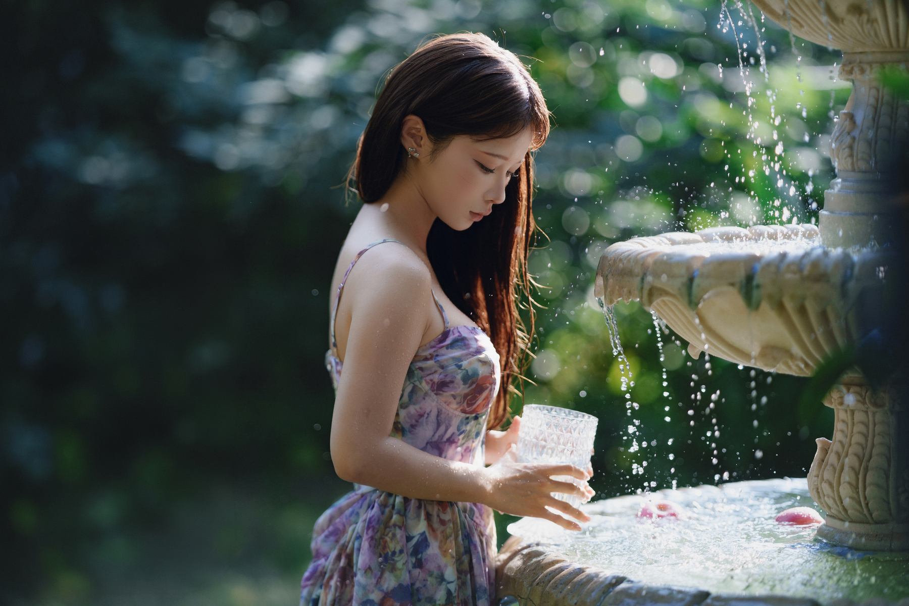 蠢沫沫 水池碎花裙