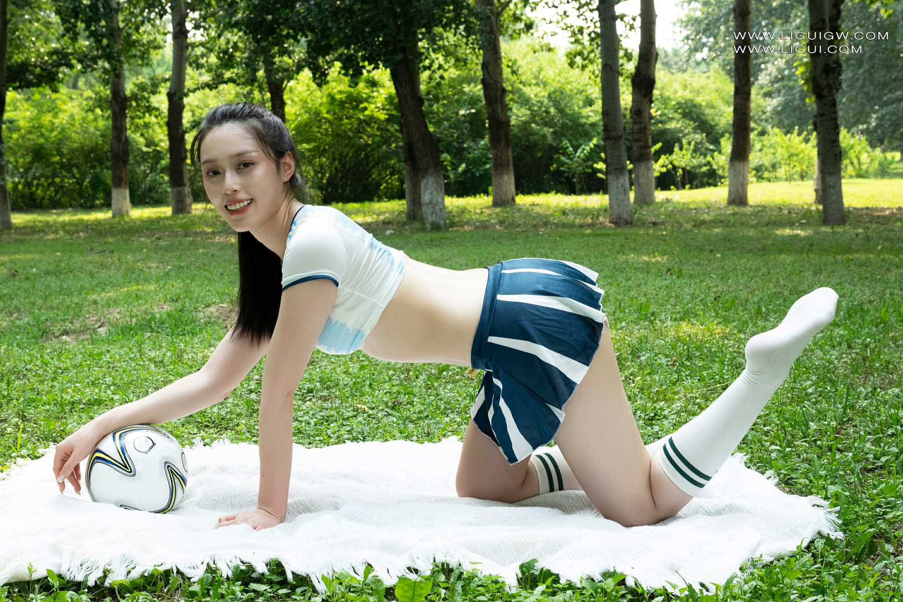 [Ligui丽柜] 2026.07.17 足尖上的绿茵宝贝 Bingbing