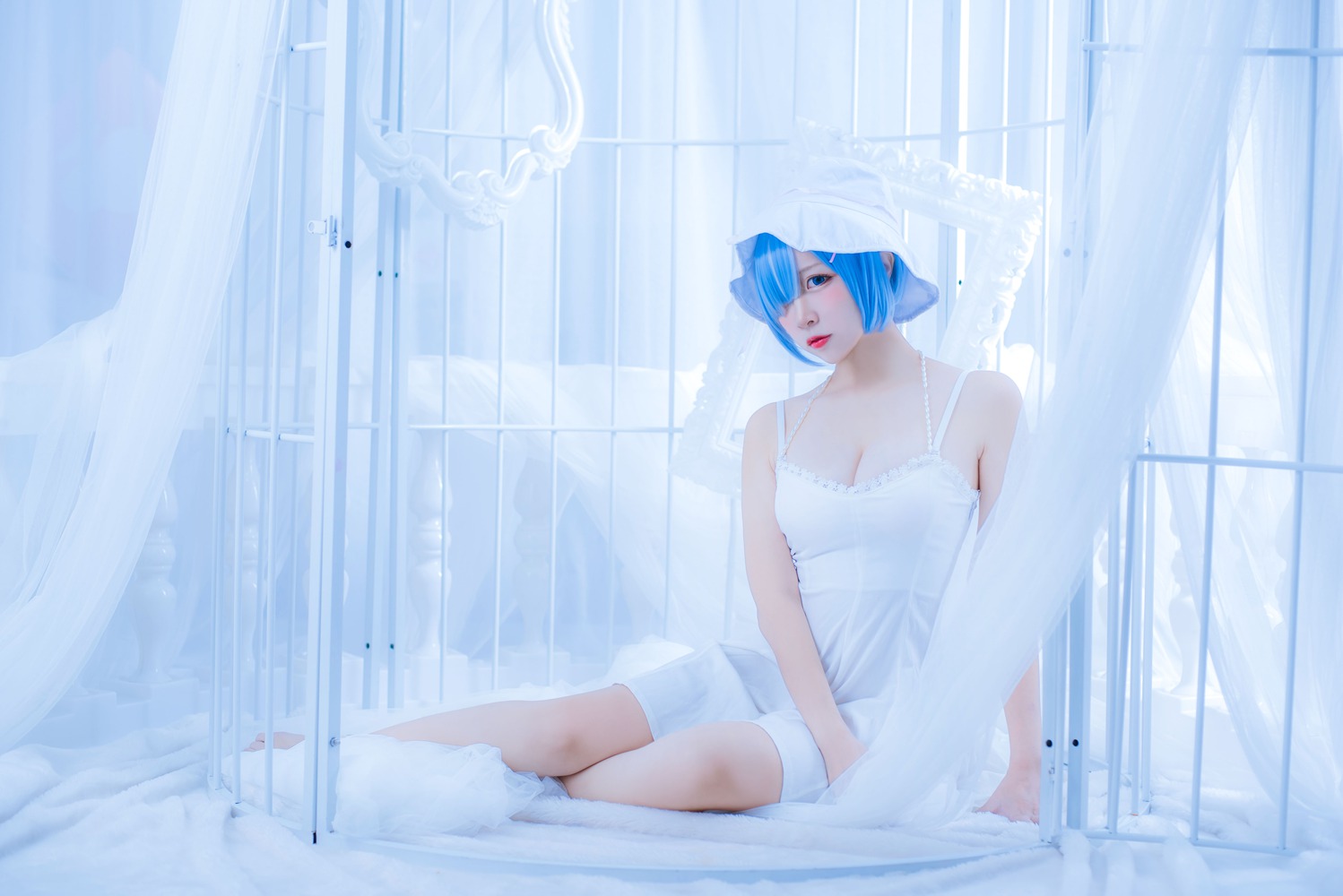 二佐Nisa 雷姆白裙