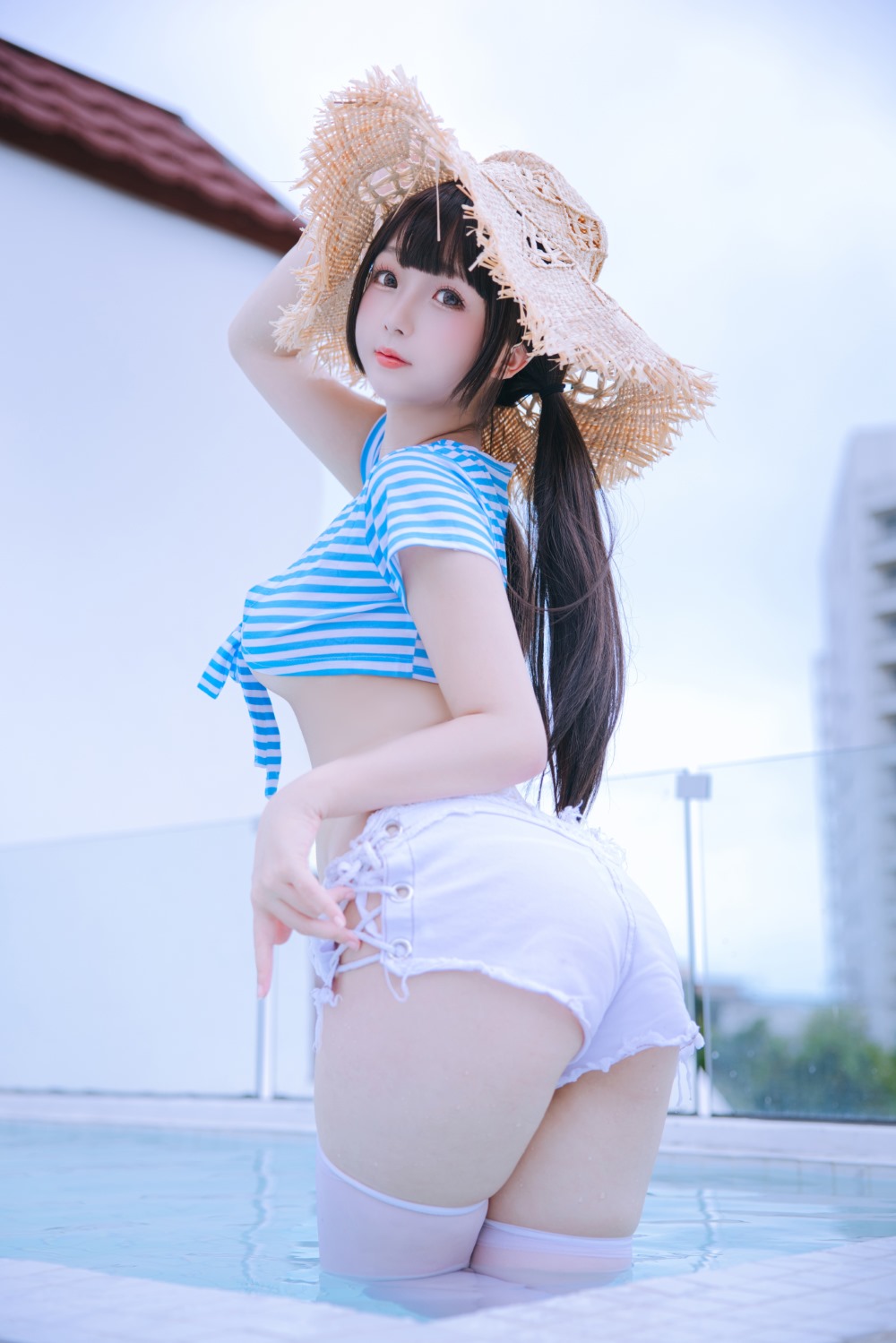 日奈娇 蓝白条