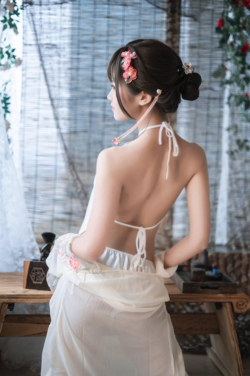 三度_69 肚兜