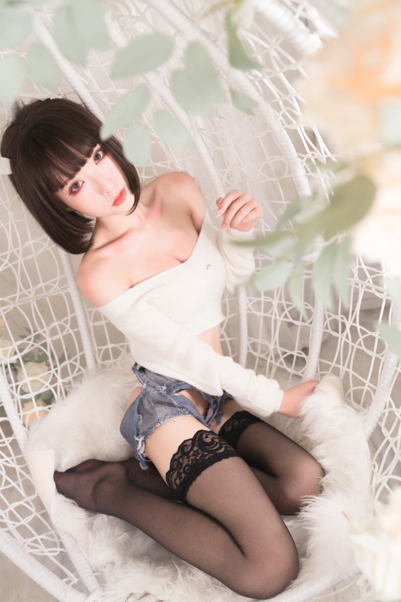 清水由乃 白色毛衣
