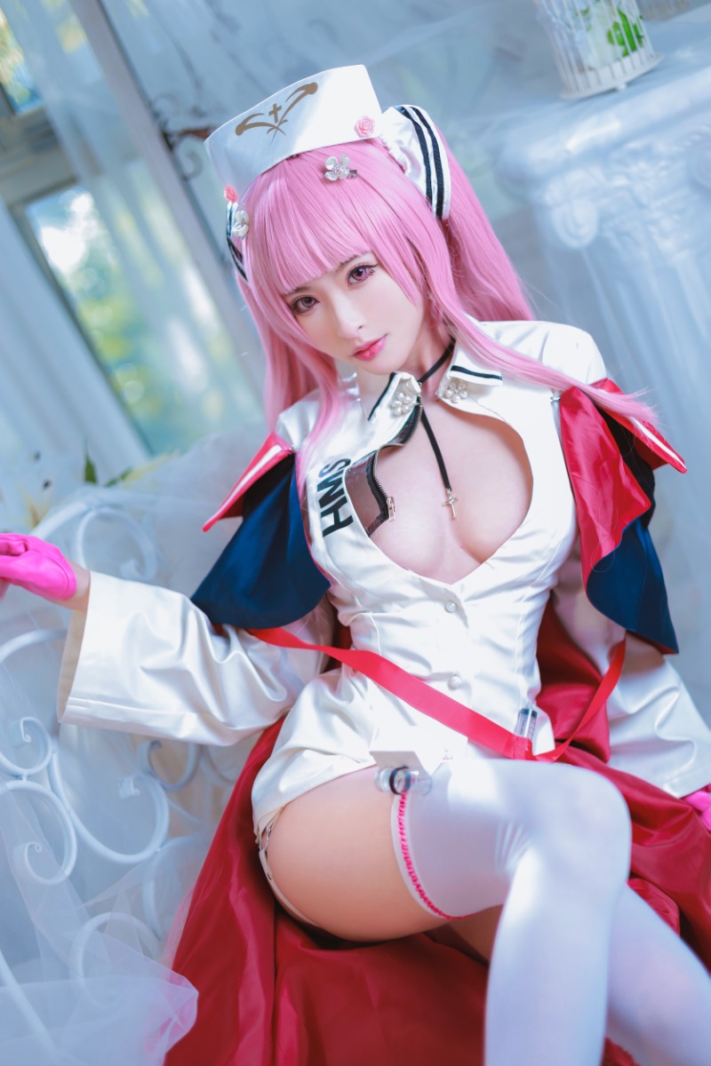 清水由乃 英仙座护士服