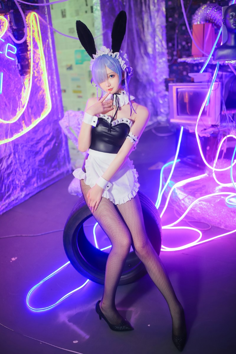 封疆疆v 蕾姆兔女郎