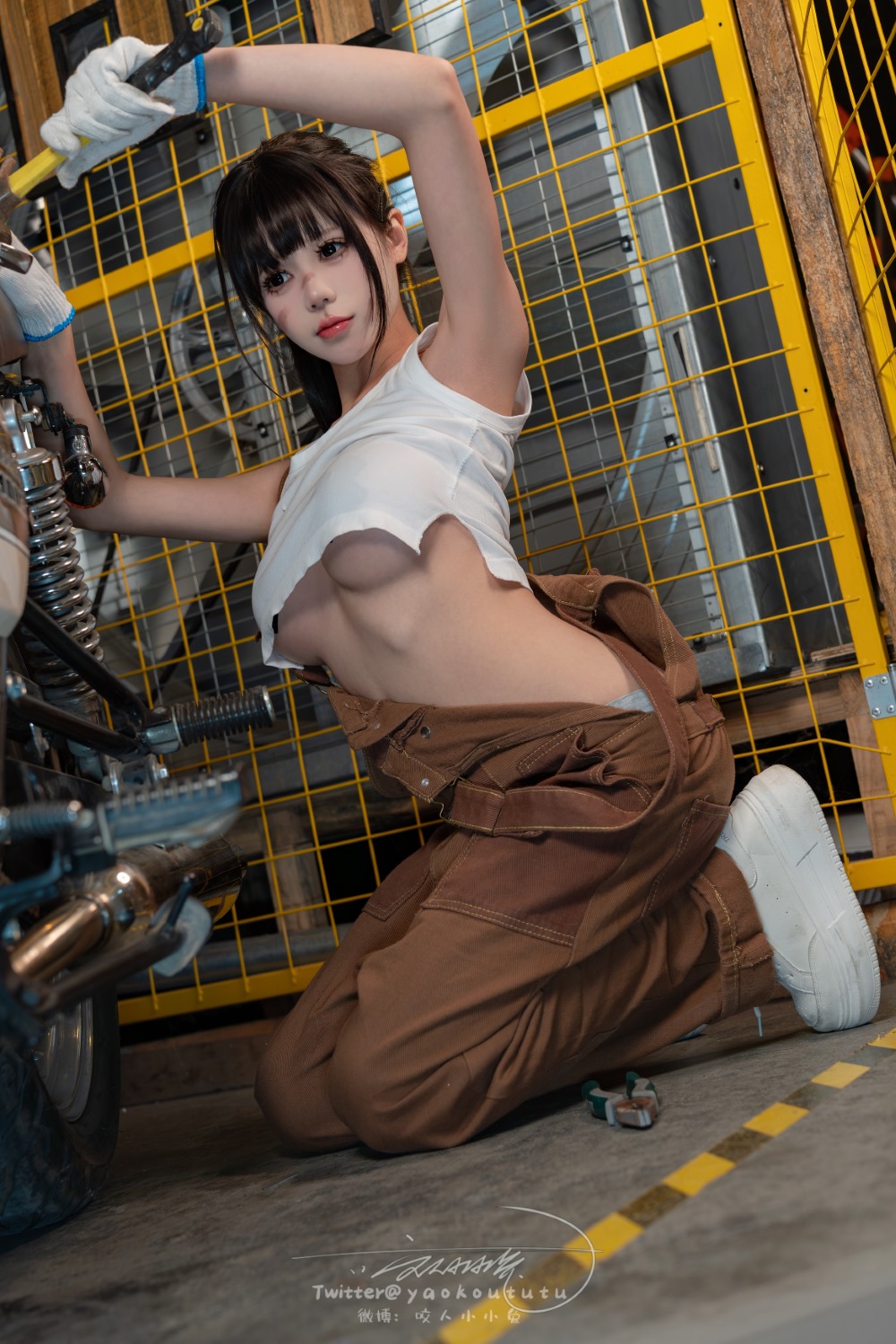 咬一口兔娘(黏黏团子兔) 24.1月 机车修理工 Shake it