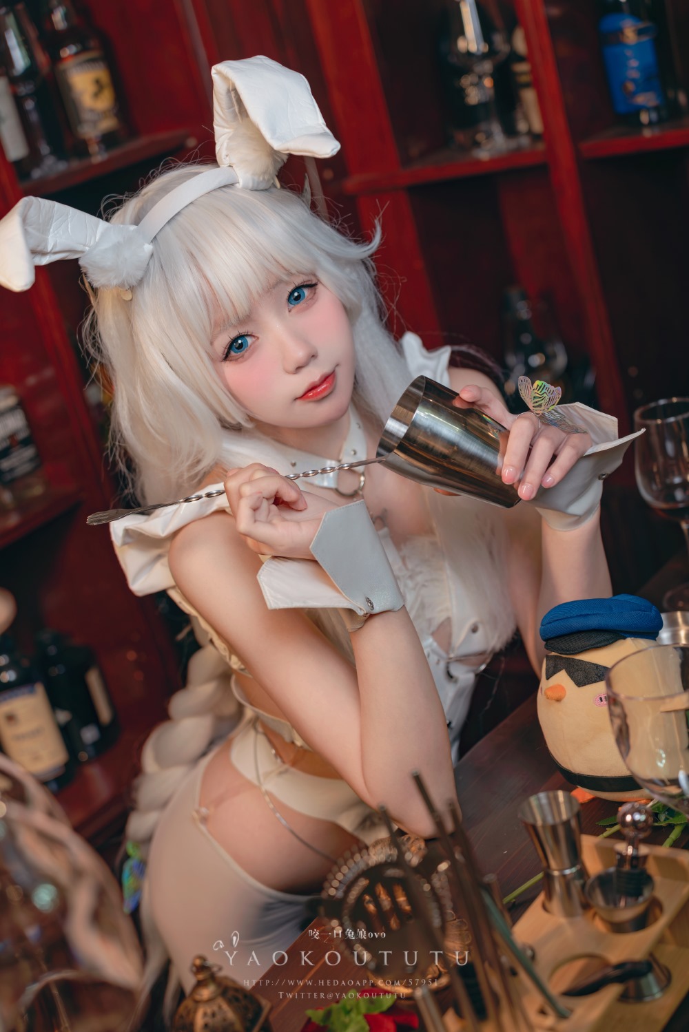 咬一口兔娘(黏黏团子兔) 十月T3特典『恶毒酒吧』
