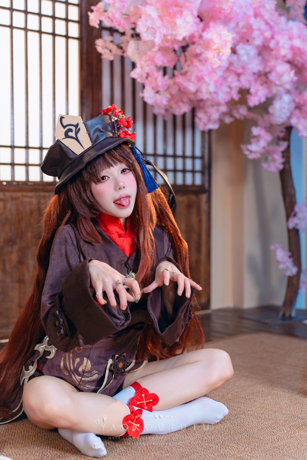咬一口兔娘(黏黏团子兔) 往生堂堂主胡桃&ミチノチモシーキミノキモチ