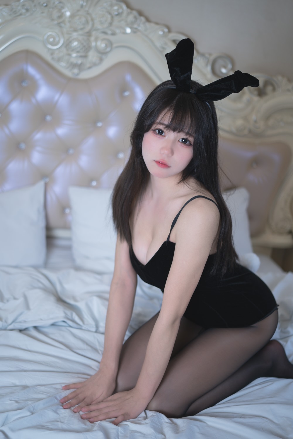 咬一口兔娘(黏黏团子兔) night兔女郎