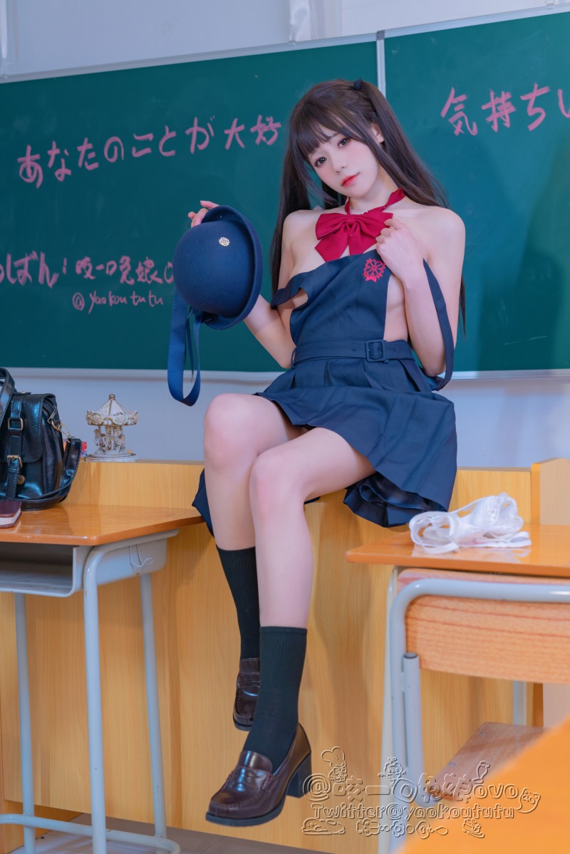 咬一口兔娘(黏黏团子兔) 入学式