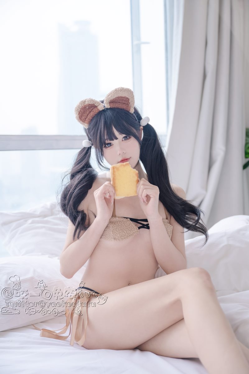 咬一口兔娘(黏黏团子兔) 小熊睡衣