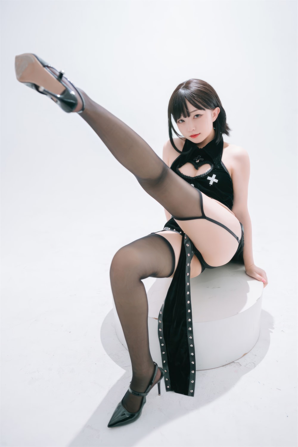 花铃 吊带袜修女