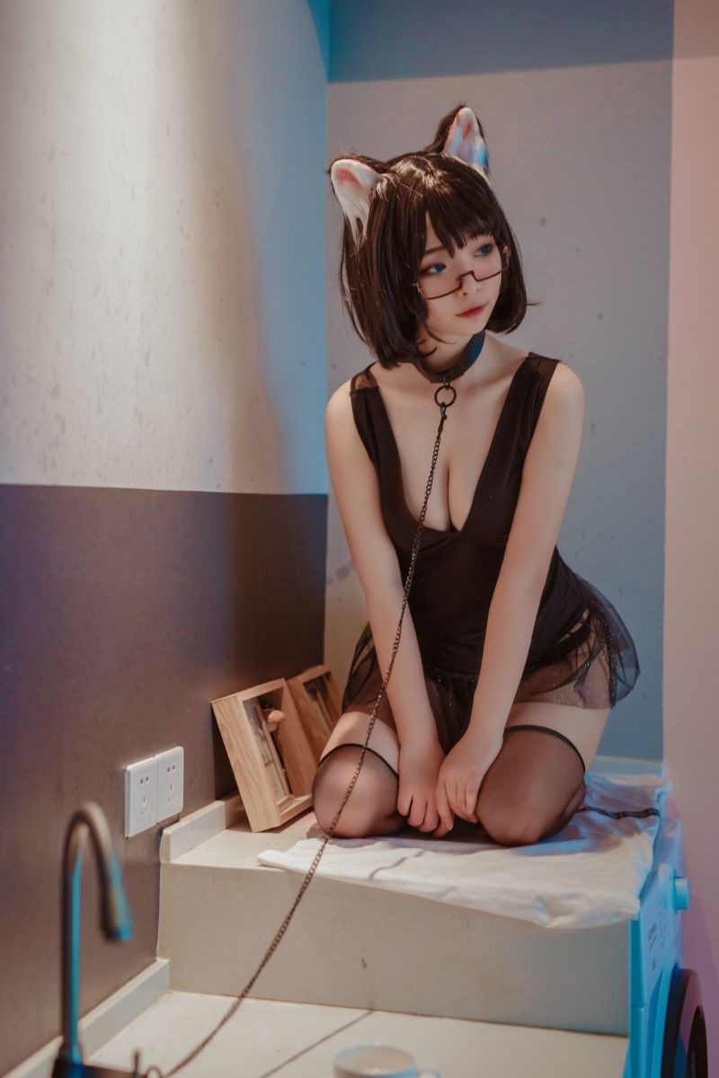 yuuhui玉汇 猫猫头黑裙子