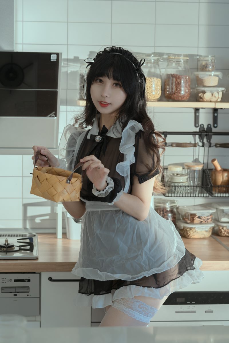 云溪溪,女仆