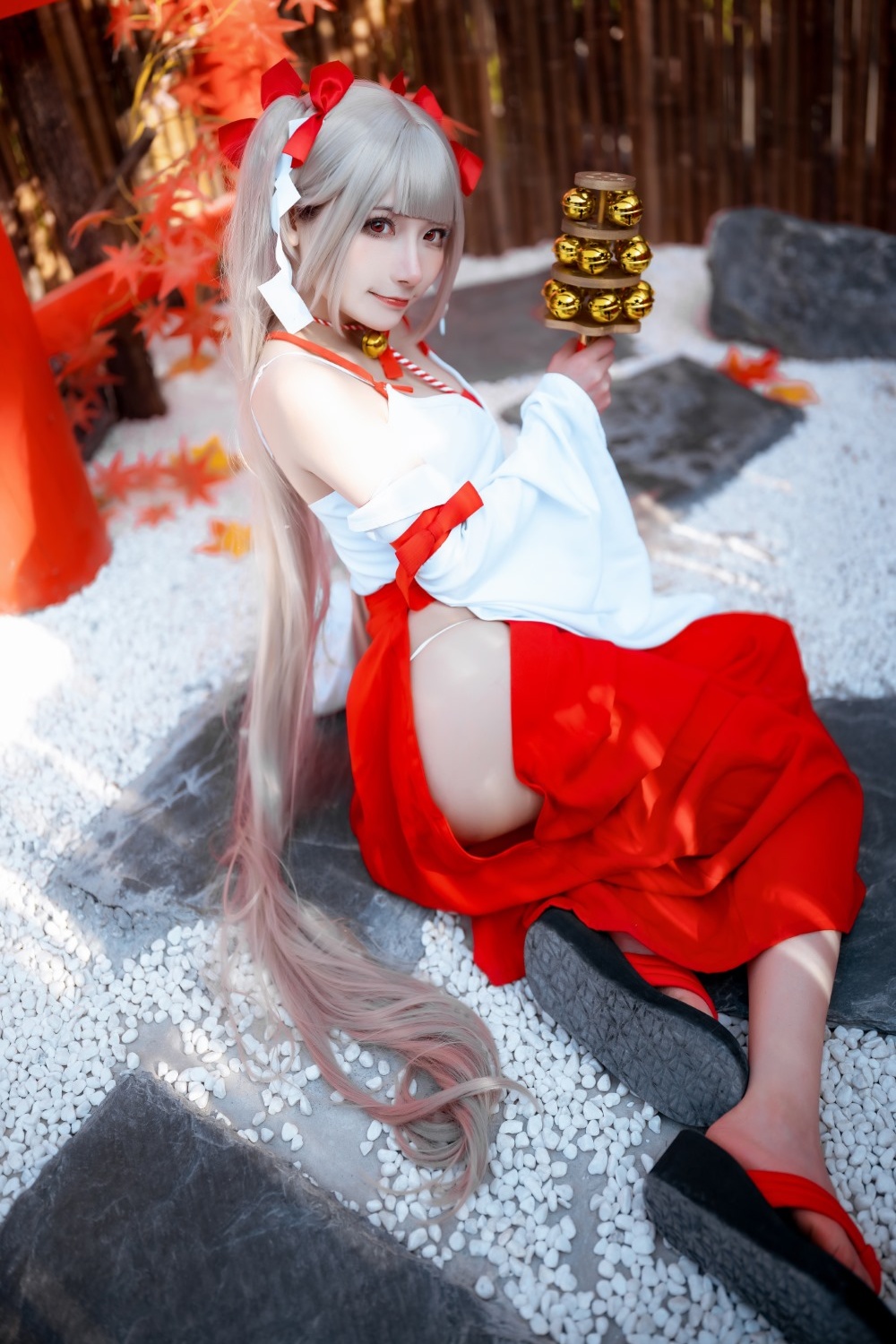 是三不是世w 碧蓝航线 可畏巫女