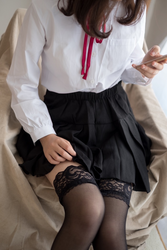 萝利丝控-喵写真 黑丝蕾边校服